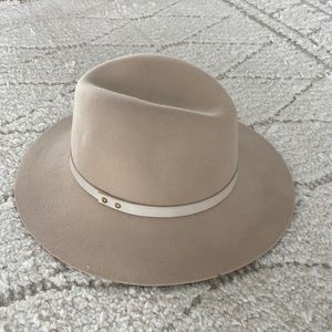 Club Monaco Felt Hat Medium
